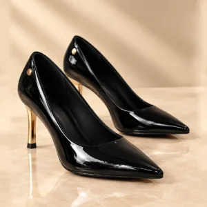 Escarpins Noirs Vernis à Bout Pointu et Talon Aiguille Métallisé