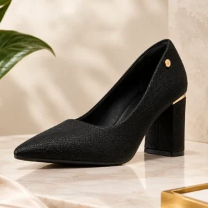 Escarpins Noirs à Talon Carré et Bout Pointu